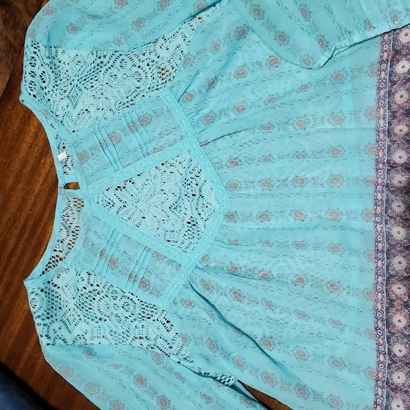 Love FIRE Aqua Floral Lace Blouse Top - Picture 2 of 8
